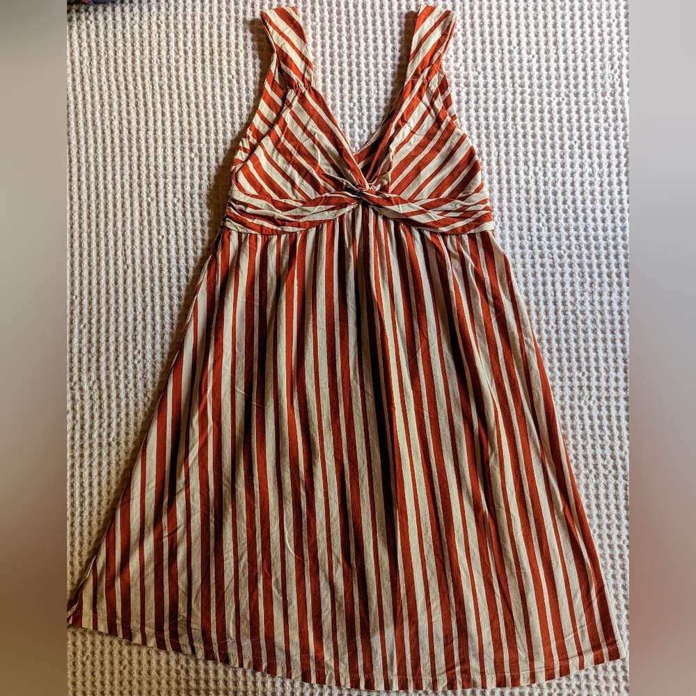 PATAGONIA M Sundress Red White bust detail Soft Jersey